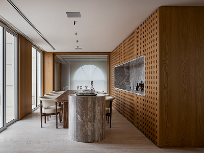 PRISCILLA MULLER | ROYAL PLAZA